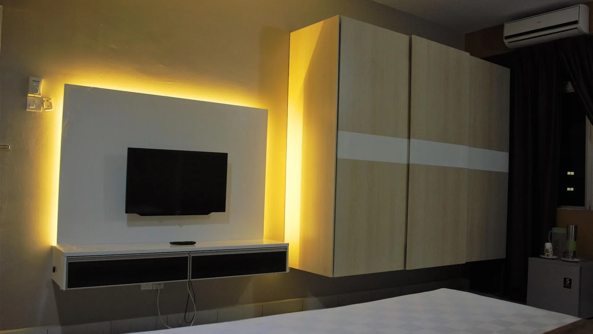 Aeon Tebrau Apartment Johor Bahru Hotel